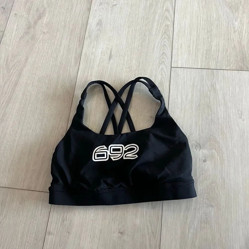 Lululemon women’s sports bra size 4